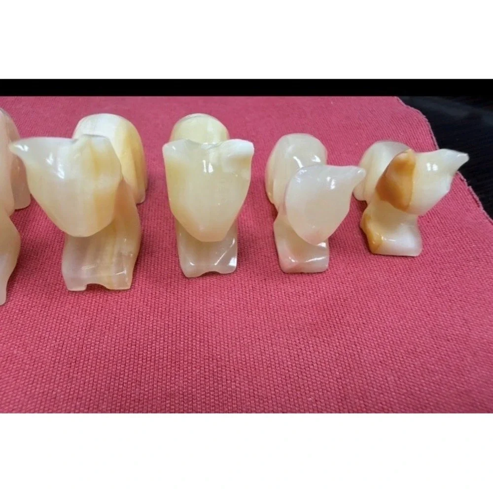 Vintage White Carved Cat Onyx 2